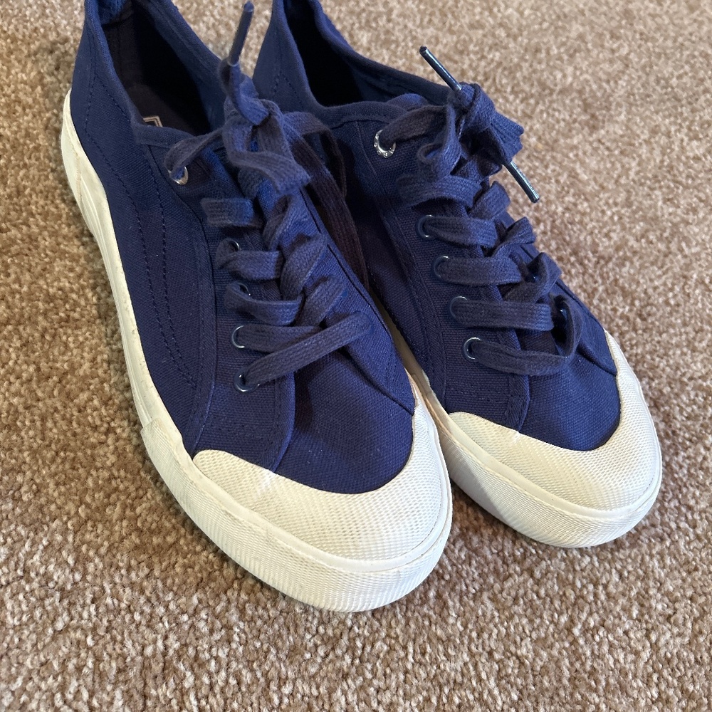 Navy blue Rockfish canvas sneakers